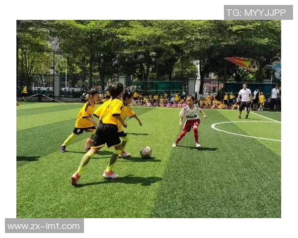 足球明星精彩瞬间尽在眼前让我们一起领略他们的风采与魅力 足球明星精彩瞬间尽在眼前让我们一起领略他们的风采与魅力