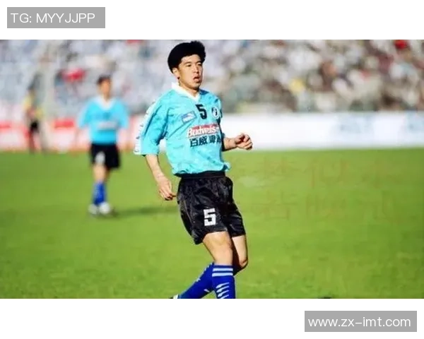 足球明星背后的爱情代价与荣耀交织的心路历程