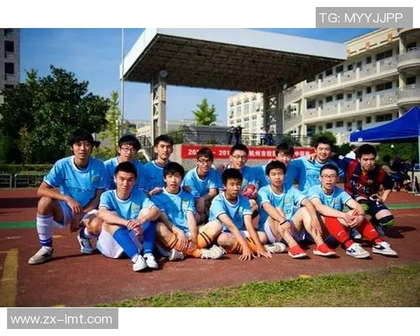 赛后分析：重庆足球队与西安足球队的表现与状态对比探讨