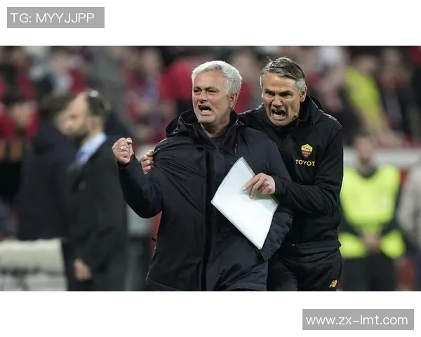 足球明星比赛中鞋子损坏瞬间曝光引发球迷热议与关注