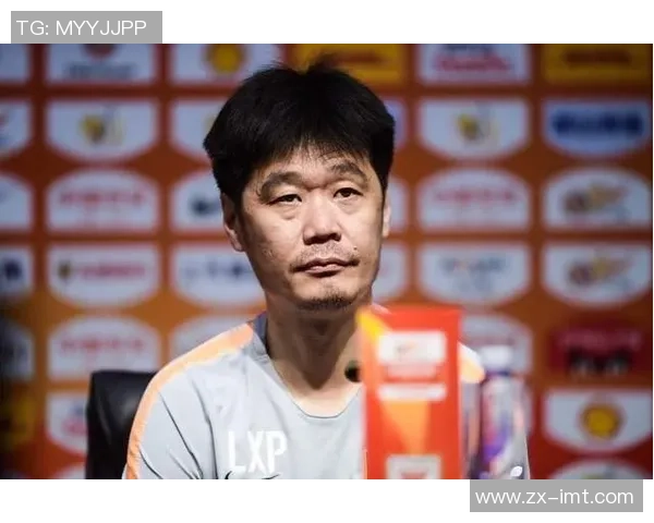 足球明星坚持使用旧手机背后的故事与情感分析 足球明星坚持使用旧手机背后的故事与情感分析